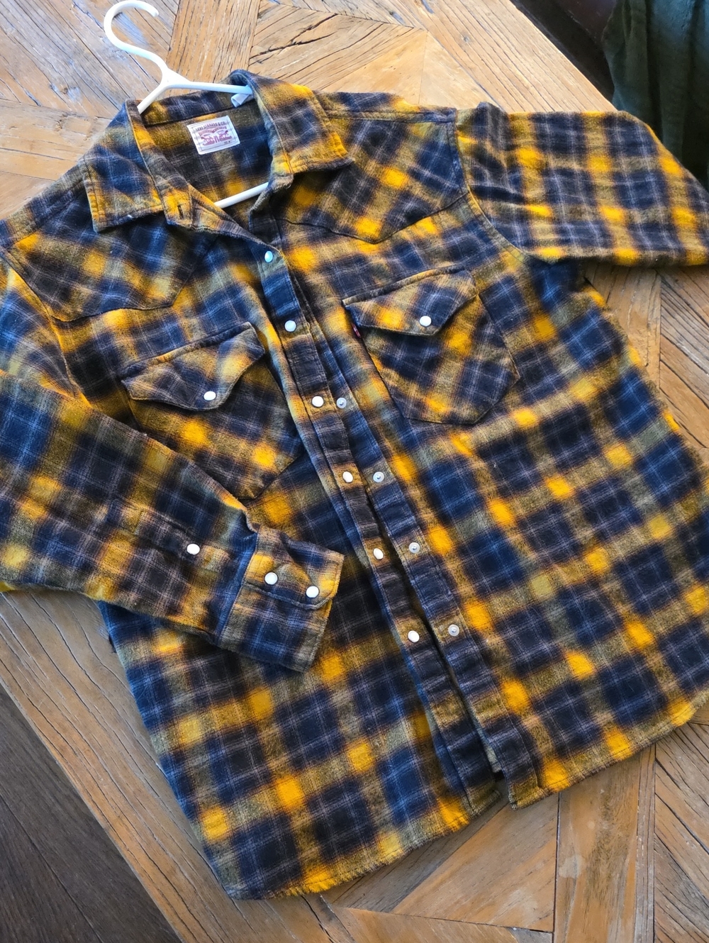 LEVI'S Western Style Snap Button Shirt! M